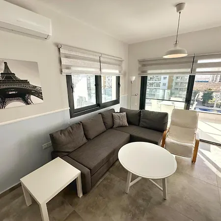 Apartment Lux 1bdr Cezar *